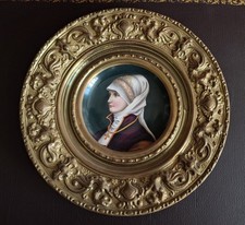 Assiette en porcelaine