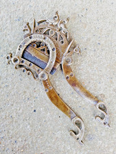 ANCIEN COUPE BETEL EN LAITON - OUTIL ART POPULAIRE INDE -