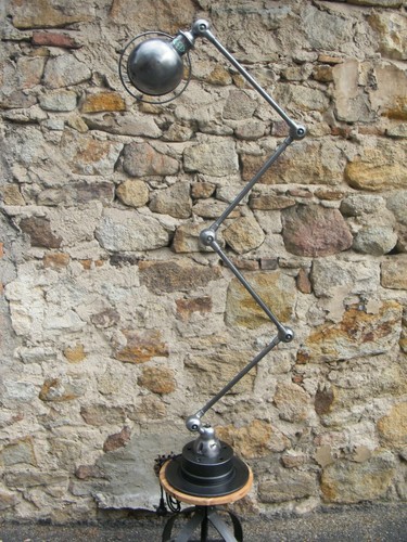 Beautiful arms jielde lamp - beautiful,