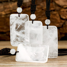 Un Pendentif Cristal de Roche