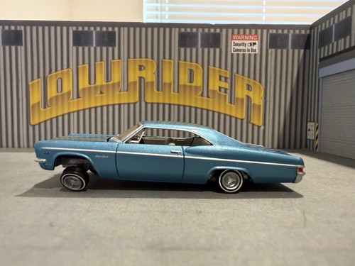 Diecast lowrider impala - 1/64,