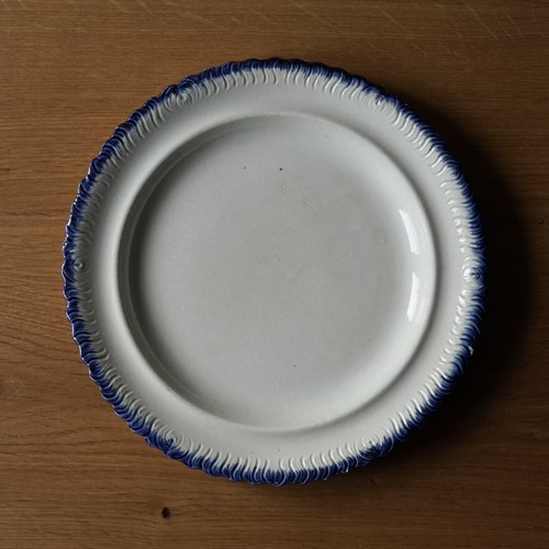 Assiette ancienne faience fine