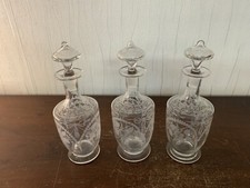 2 carafons cave à liqueur cristal de Baccarat ?? (prix pour 1)
