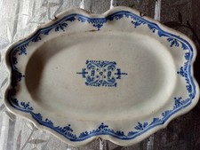 PLAT FAIENCE VARAGES OU MOUSTIERS XVIIIe siècle
