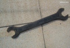 Ancienne clé anglaise, grande