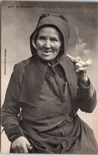 29 TYPES DE BRETAGNE Carte postale ancienne [REF 48983]