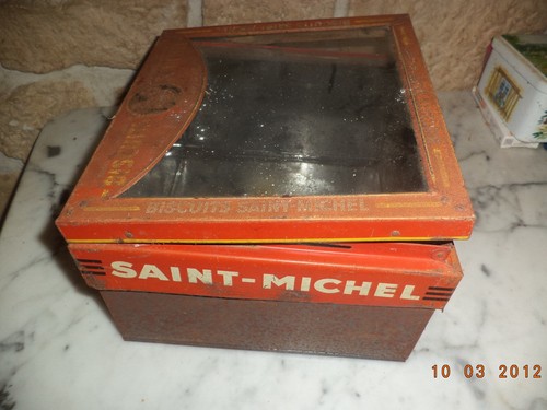 Lot couvercles boite biscuits - lot,