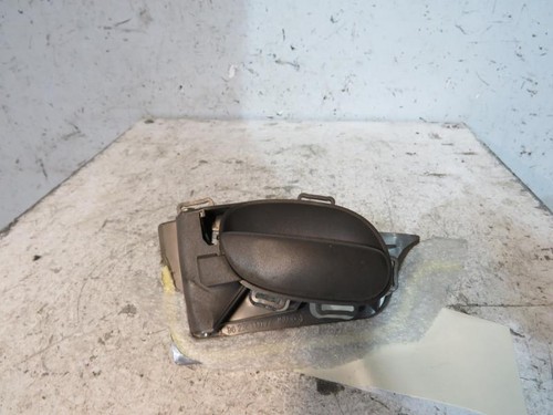 Poignee interieur avant gauche