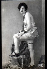 FEMME en SOUS-VETEMENT avec BIJOUX / NU Artistique période ART DECO