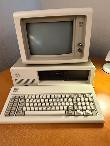 Vintage ibm 5160 loaded - ibm,