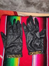 gants vintage Dior en cuir noirs avec ornement chaîne. Taille inconnue