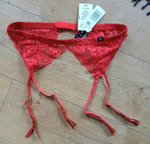Porte jarretelles dentelle - porte,