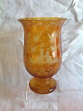 Petit vase verre cristallin teinté DLG Bohème Décor vénerie cerf en forêt palais