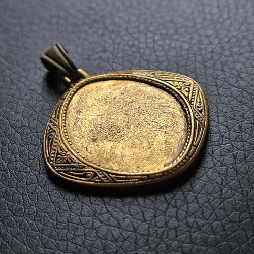 Pendentif porte photo dans - , le