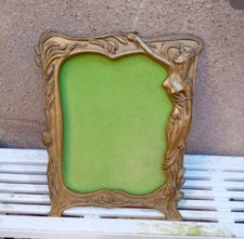 LBC C1/ CADRE ANCIEN A POSER  EN BRONZE DORE JEUNE FILLE FEUILLE FLEUR POIDS 1KG