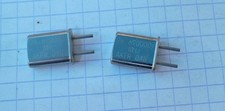 2x AKER Quartz Oscillateur