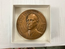 Médaille Bronze G. Guiraud 40e Anniversaire 18 Juin 1940 De Gaulle 1980 - 206g