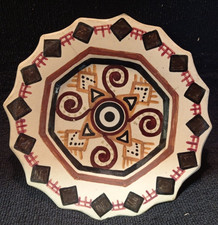 Assiette à dessert dentelée