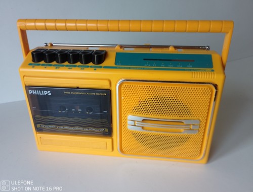 Poste radio cassette vintage