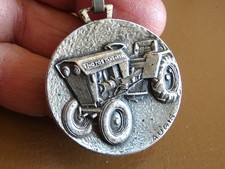 Ancien porte clé tracteur - ancien,