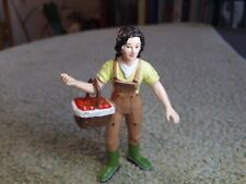 Univers de la ferme PAPO 2010 - Fermière avec panier de pommes ou tomates