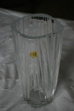 Grand vase en cristal blanc soufflé taillé signé Cristal D'Arques