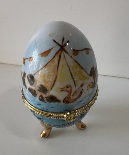 Oeuf porcelaine sur pieds - oeuf,