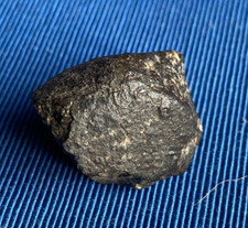 Météorite 23 gr, 31 mm, Chondrite NWA non classée, Algérie, lot n° 06