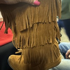 minnetonka boots size 10