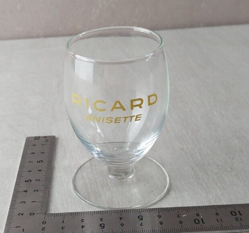 Ancien verre petit ballon - /,