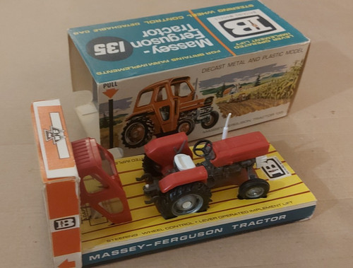 Massey ferguson tractor - 135,