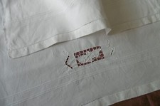 Beau rideau ou cache torchon