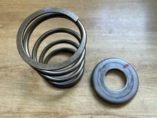 UN RESSORT DE POUSSER AVEC RONDELLE EMBRAYAGE ORIGINE  YAMAHA 530 TMAX T-MAX