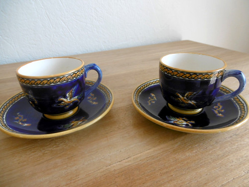 Deux tasses cafe faience - deux, a