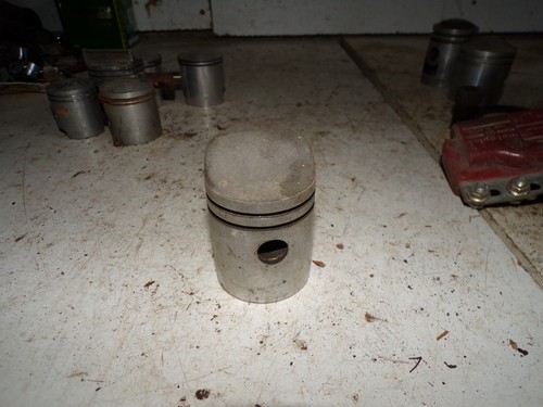 Piston déflecteur neuf - piston,