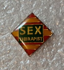 Pin's Sex Therapist Humoristique Sex Fun Humour Anglais Épinglette Enamel Pin