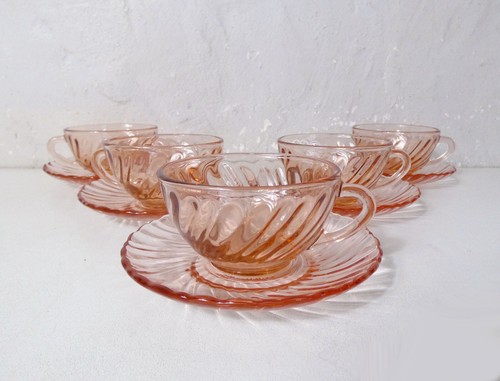 Tasses soucoupes en verre - tasses,