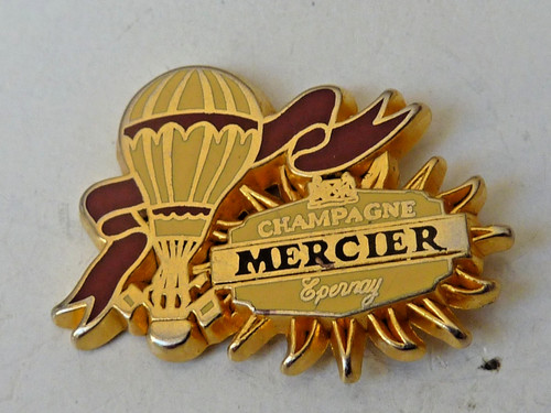 Pin pins badge champagne - pin's,