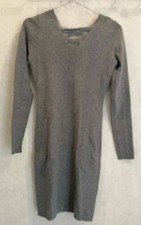 Robe pull grise dentelle et