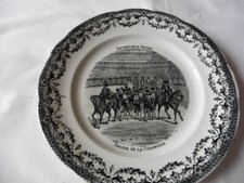 ANCIENNE ASSIETTE A DESSERT DE GIEN SALIDA DE LA QUADRILLA ENTREE DE LA TROUPE