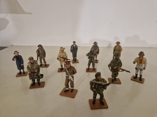 Lot de11 figurines soldats - ,