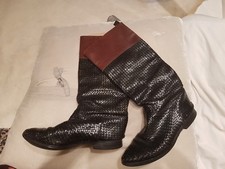 Bottes en cuir noir avec