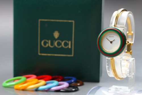Montre quartz femme - à,