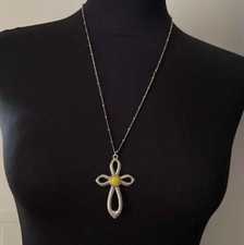 Collier long pendentif croix plaqué argent pierre semi précieuse jaune  - TU
