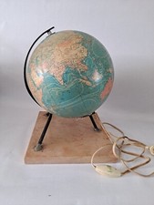 Globe terrestre lumineux en