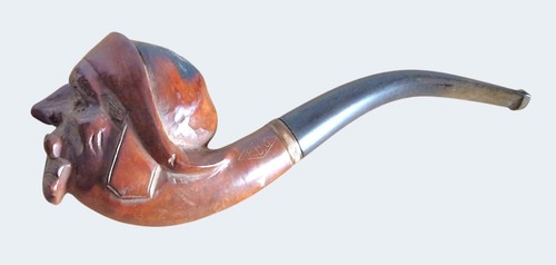 Pipe ancienne sculptée