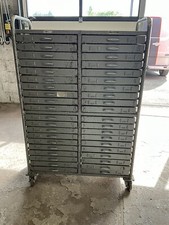 Meuble de Métier à Tiroirs