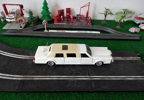 Cadillac statique - 1/32,
