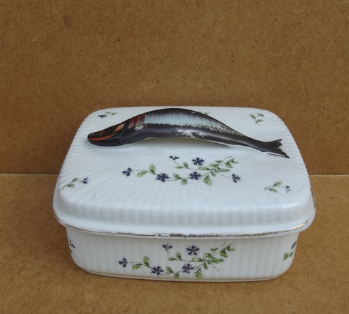Boite sardine poisson - boite,