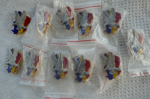 Lot insignes neufs - lot,